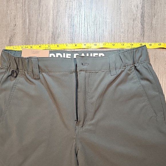 Eddie Bauer Men's Olive Shorts - Picture 6 of 12